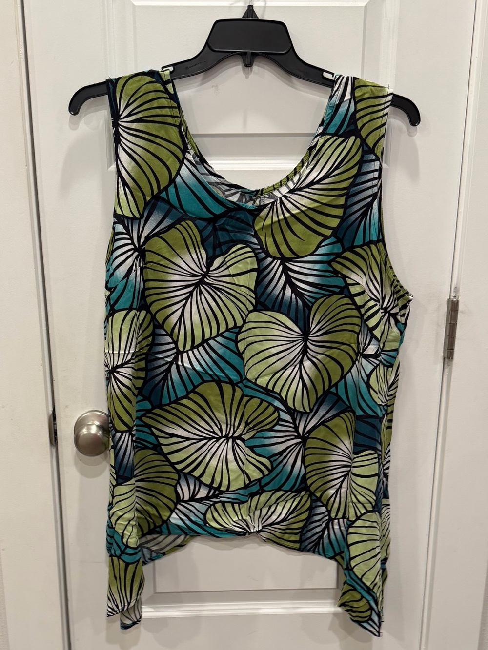 Sleeveless Leaf-Print Tank Top - Teal & Green